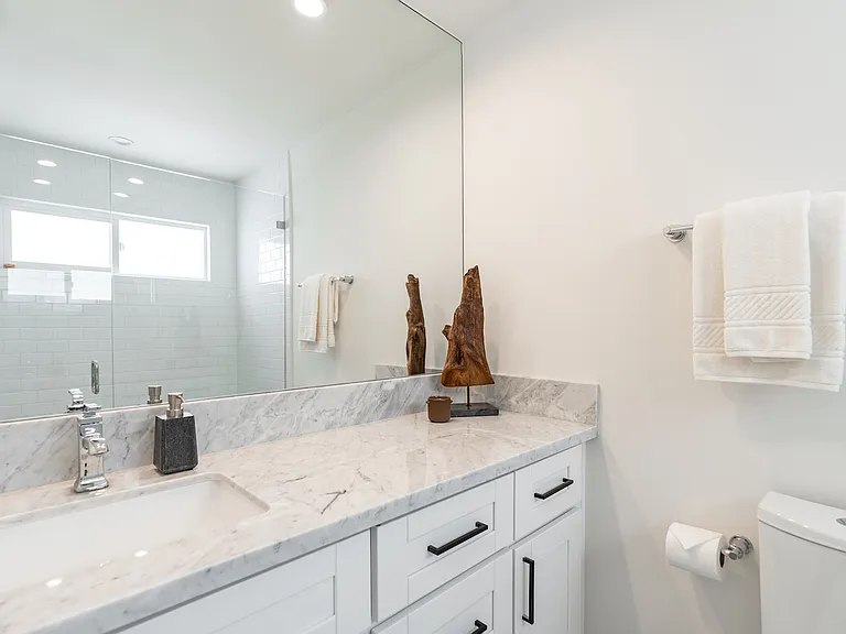 333 Rosemont St — Photo 17