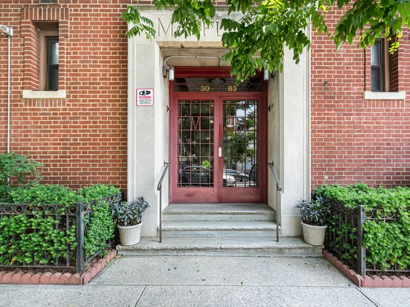 30-83 Crescent Street 3A image 2 of 12