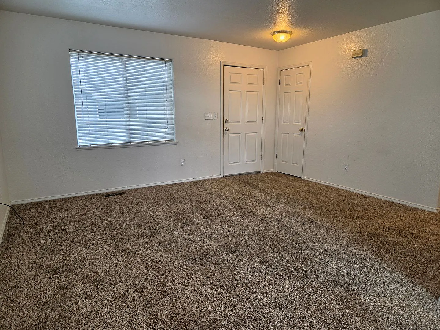 809 and 811 Blueberry Lane — Photo 2