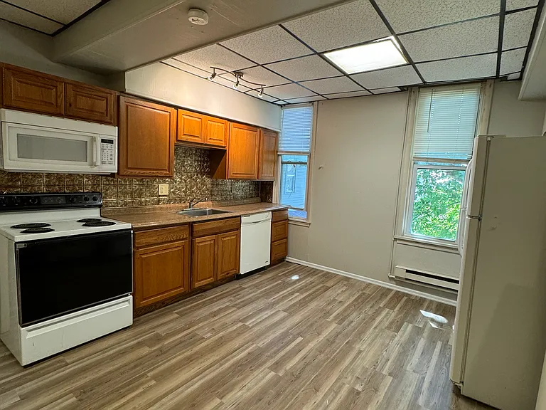 516 3rd Ave #7 — Photo 3
