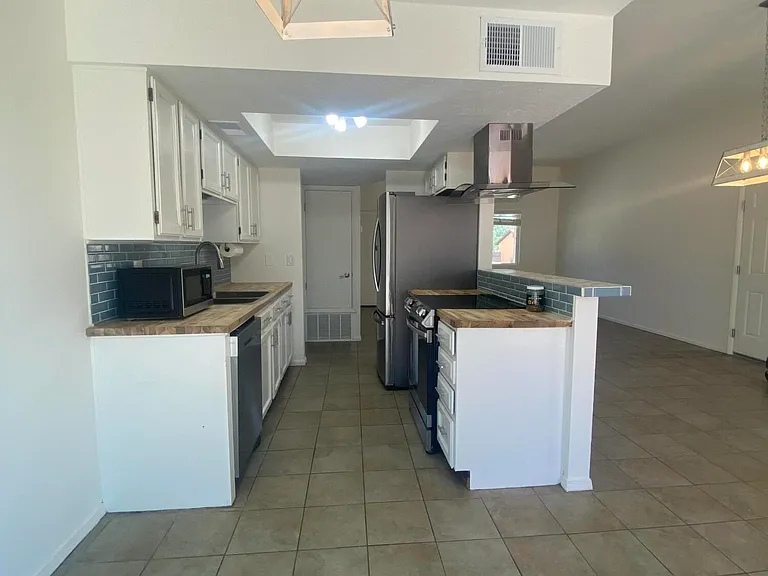 10501 Delicado Pl NE — Photo 6