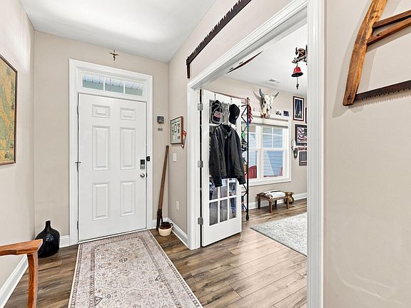 5th image of 463 E Clydes Point Way