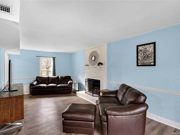 5th image of 500 Sunnywood Ln