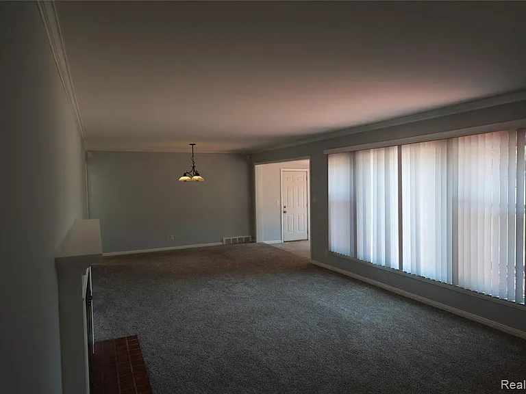 4121 Seminole Dr — Photo 19