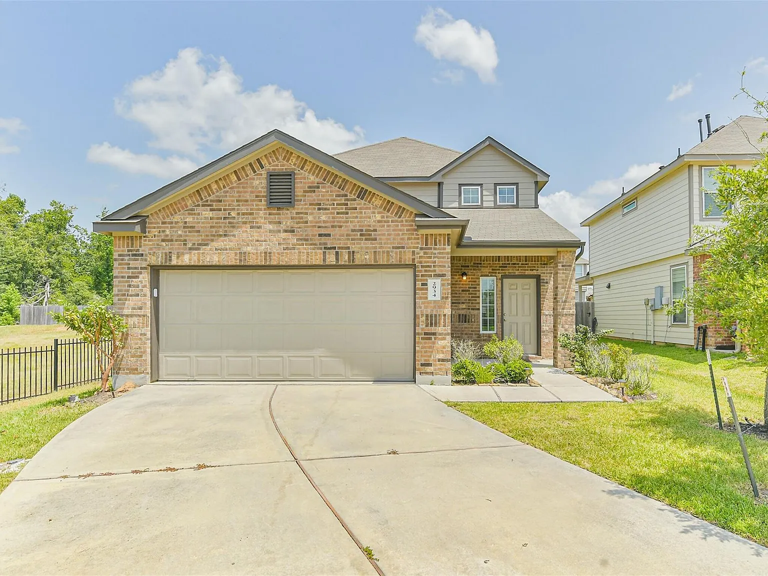 4 bed, 3.5 bath, 2628 sqft, $2,450 — Photo 1