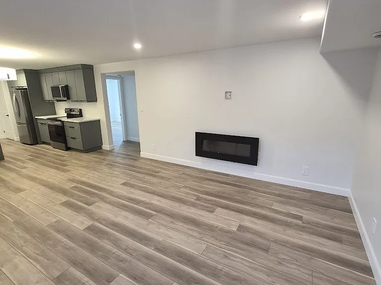 128 Hastings Dr #B — Photo 14