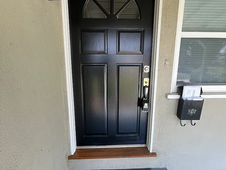 800 N Griffith Park Dr — Photo 4