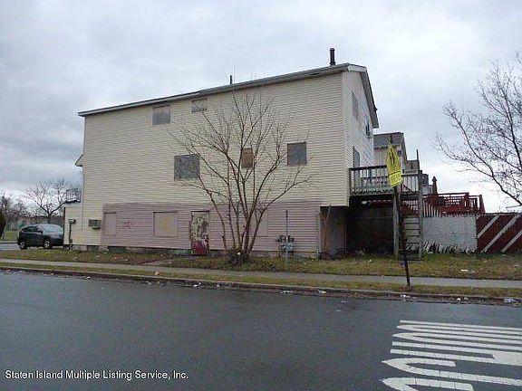 3rd image of 231 Regis Dr