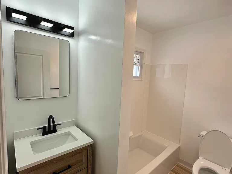 628-632 N 6th Ave #628 — Photo 7