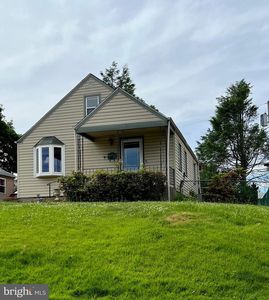 9 Bunting Ln, Aston, PA, 19014