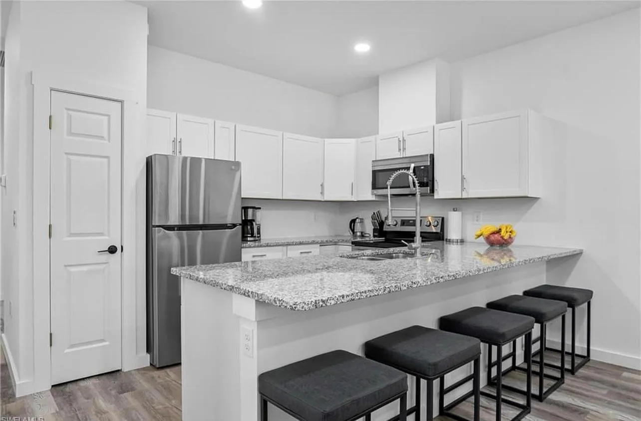4531 19th St SW — Photo 2