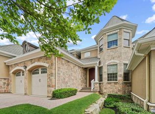 39 Windsor Ln, Ramsey, NJ 07446