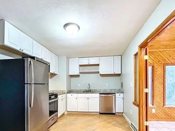 905 Armstrong Ln, New Lenox, IL 60451
