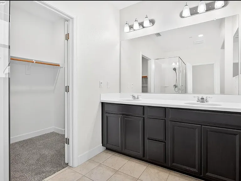 532 E Isidoro Ave — Photo 5