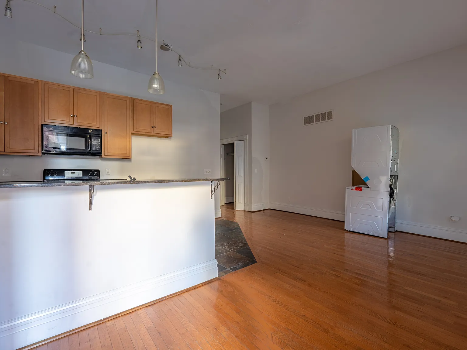 1904 Cherokee Street - 1R — Photo 2