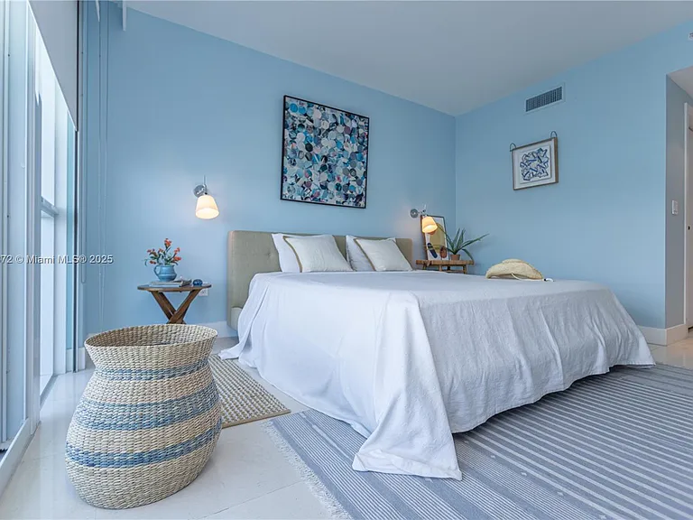 520 West Ave #1102 — Photo 31