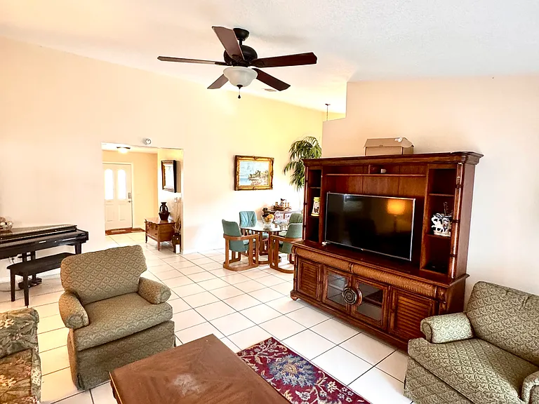 11223 Thicket Ct — Photo 2