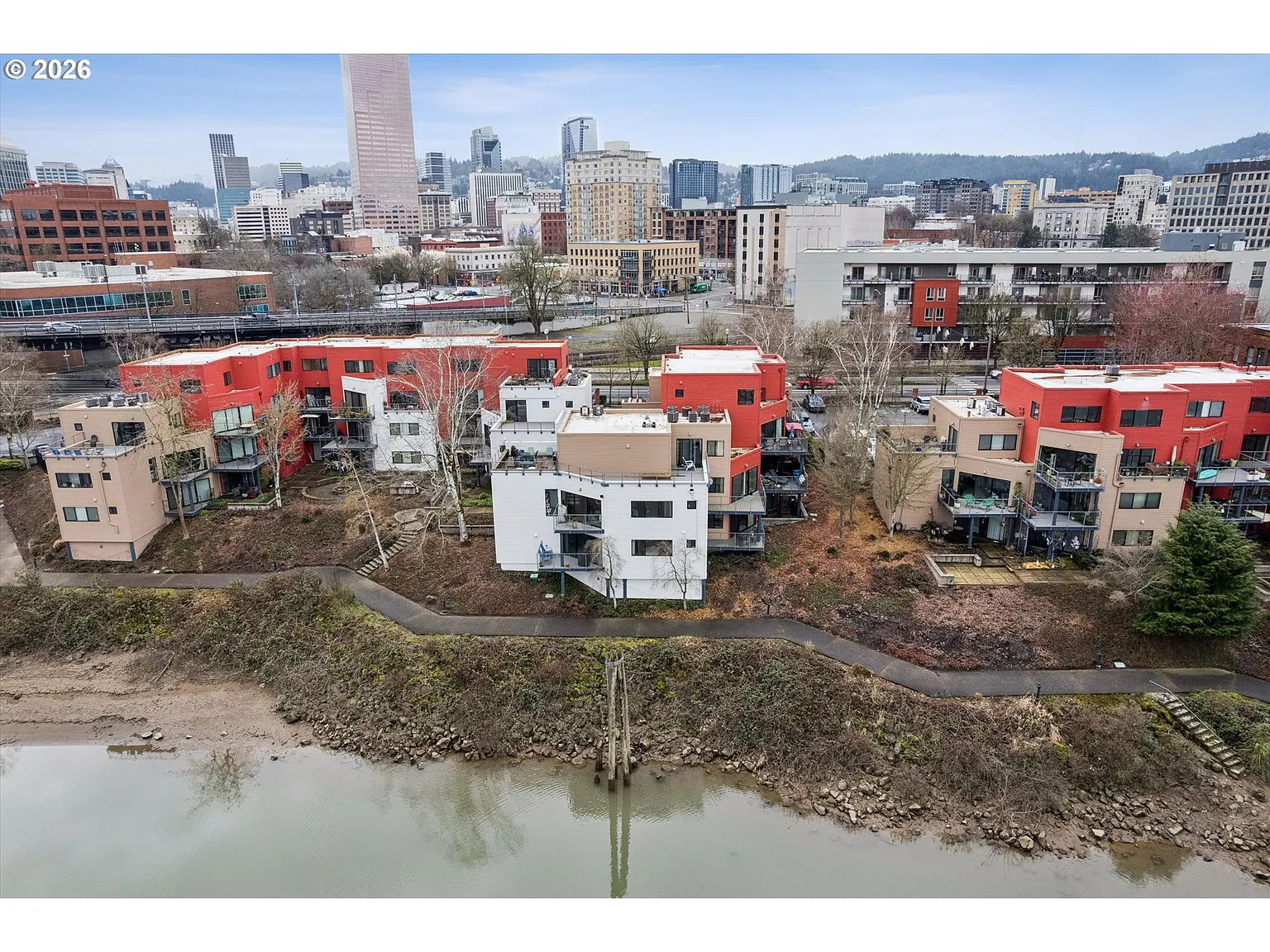 620 NW Naito Pkwy APT B7 photo 1