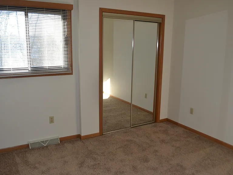 3207 Eau Claire Ave — Photo 12