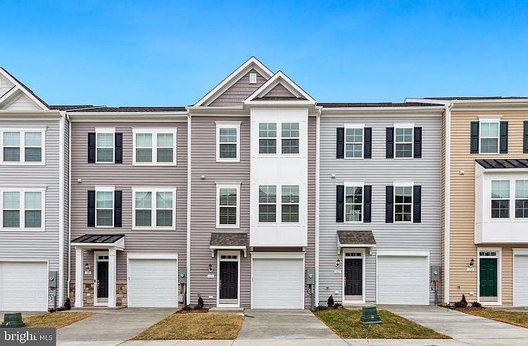 1st image of 118 Stribling Way