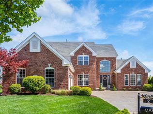 2 Pearview Ct, Saint Peters, MO 63376
