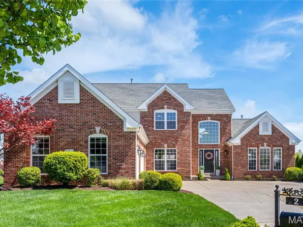 2 Pearview Ct, Saint Peters, MO 63376