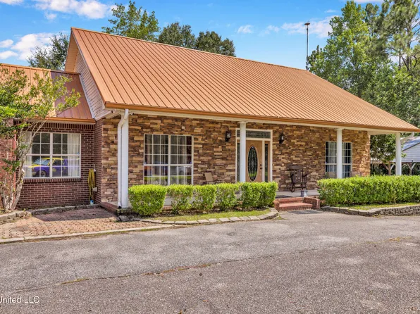 5701 Juniper Dr, Vancleave, MS 39565