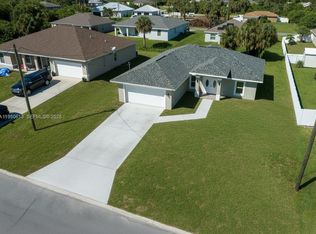 8038 Sunrise Cir, Labelle, FL 33935