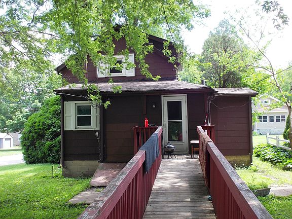 3rd image of 326 N Henrietta Ave
