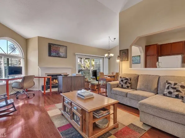 7402 Yellowtail Dr Unit 201, Huntington Beach, CA 92648