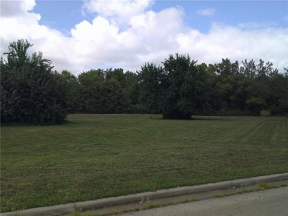 2nd image of 222 E Sundance Dr
