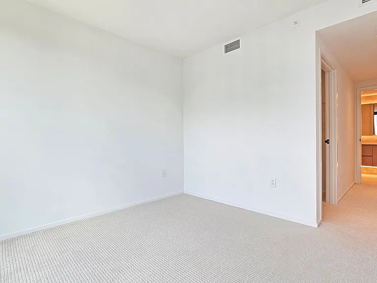333 Ward Ave #3404 — Photo 8
