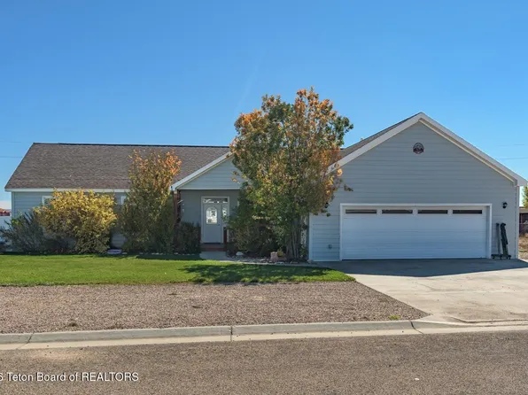 920 E 4th St, Big Piney, WY 83113