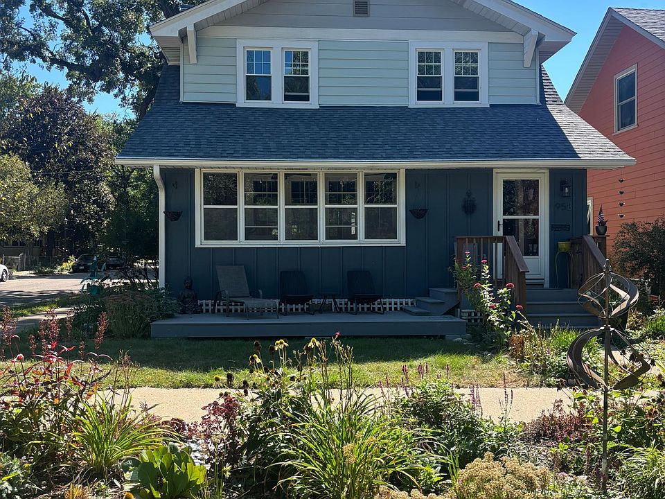 1st image of 958 Como Ave