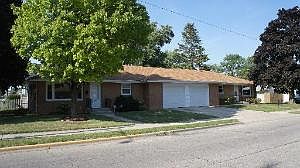 2nd image of 1826 Melrose Pl