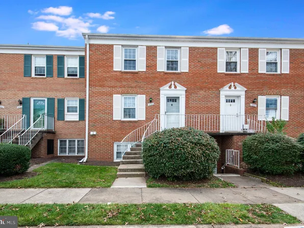 14523 Rustling Leaves Ln, Centreville, VA 20121