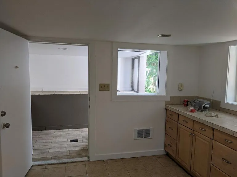 2226 10th Ave E #3 — Photo 5