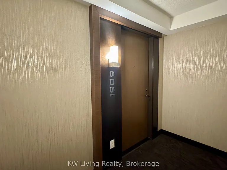 1 Uptown Dr #1909 — Photo 4