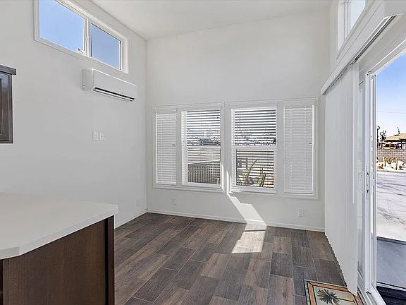 2nd image of 971 W Main St #40