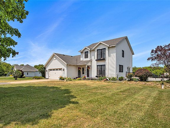 3rd image of 5897 Almari Dr