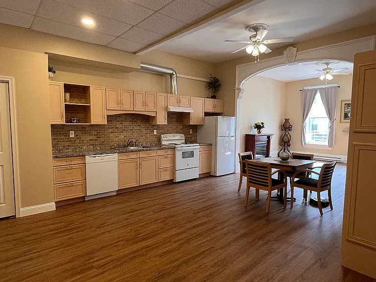 623 Main St #2 — Photo 4