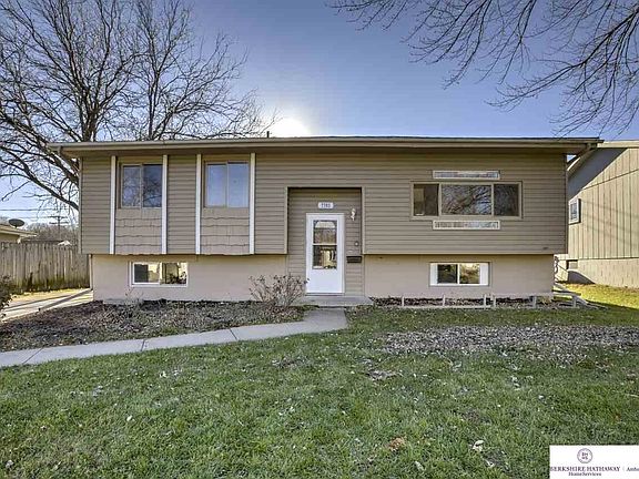 2nd image of 7703 Park View Blvd