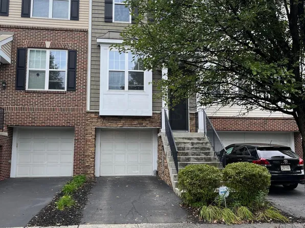 2787 Acarie Dr, Columbus, OH 43219