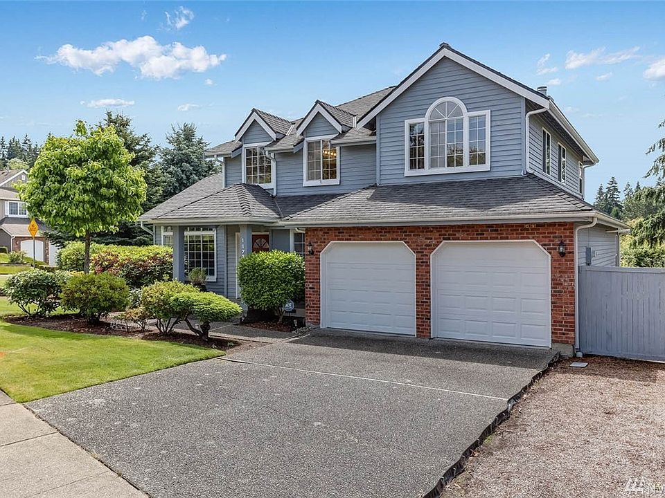 Immaculate Densmore home features 3 bedrooms and 2.5 bathrooms