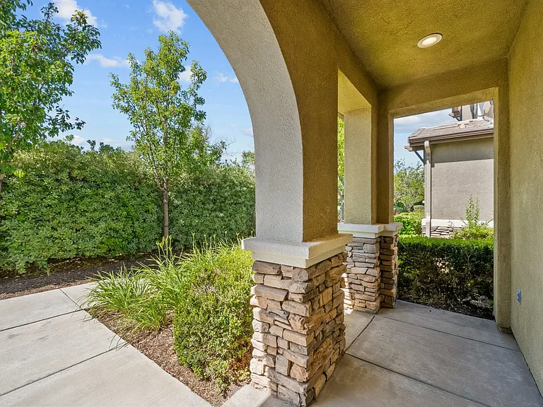 2658 Greenwood Ct — Photo 10