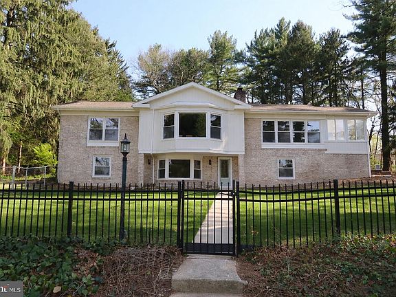 4th image of 765 Witmer Rd