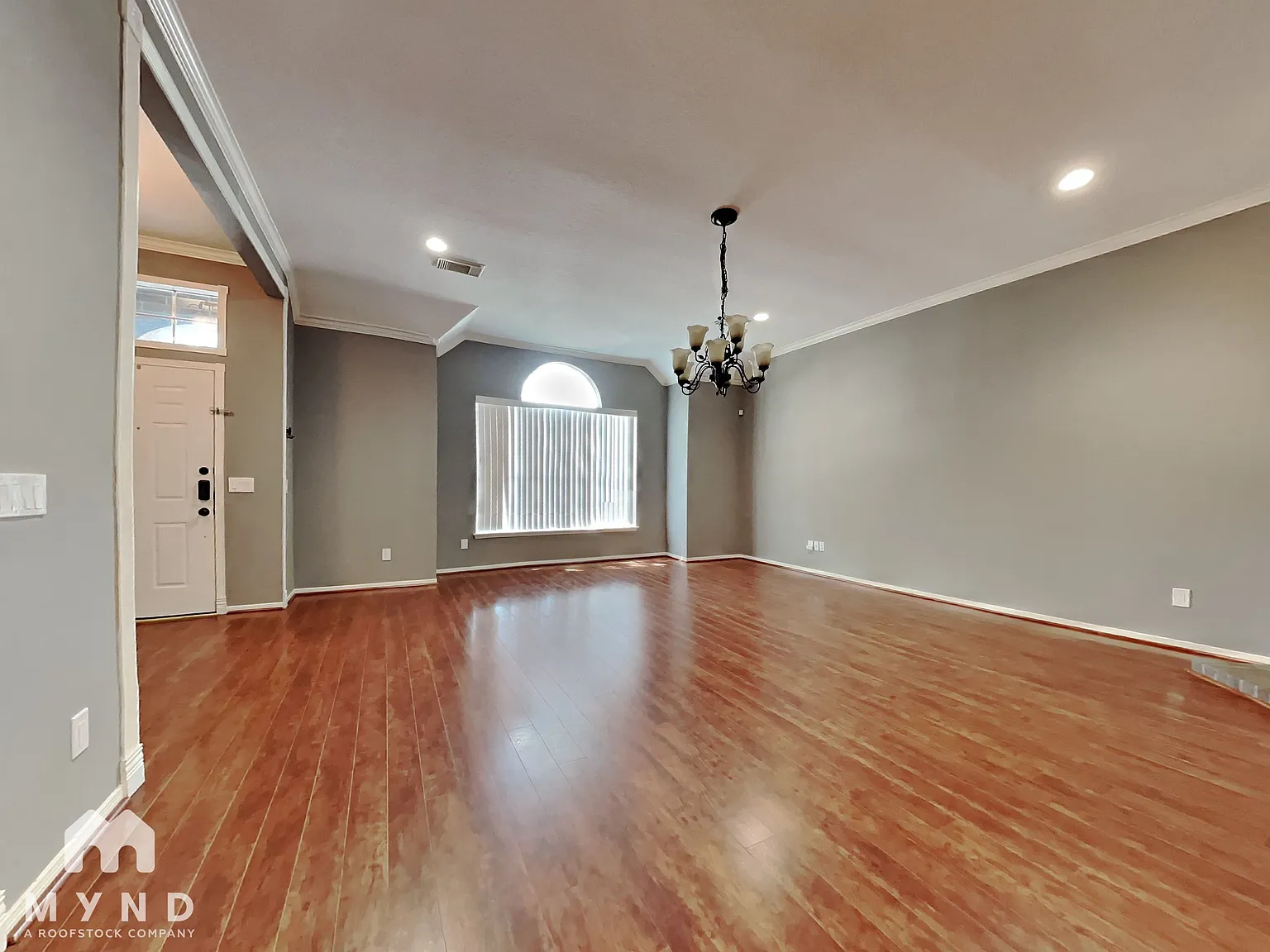 4 bed, 3.0 bath, 2712 sqft, $2,345 — Photo 2