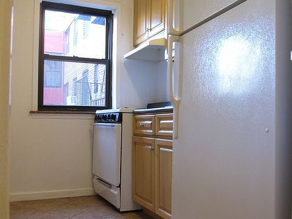 5th image of 2015 21st Ave APT 2A