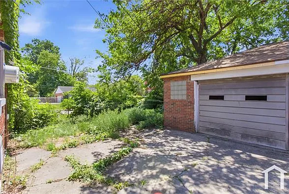 15087 Pinehurst St — Photo 13