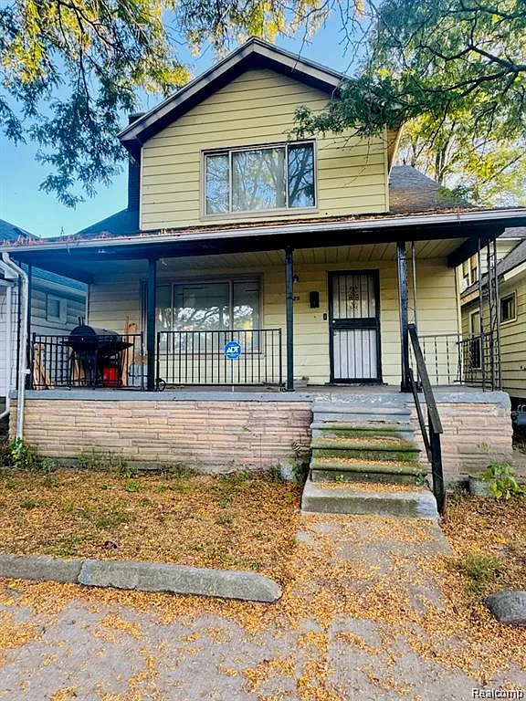 1989 Eason St photo 1